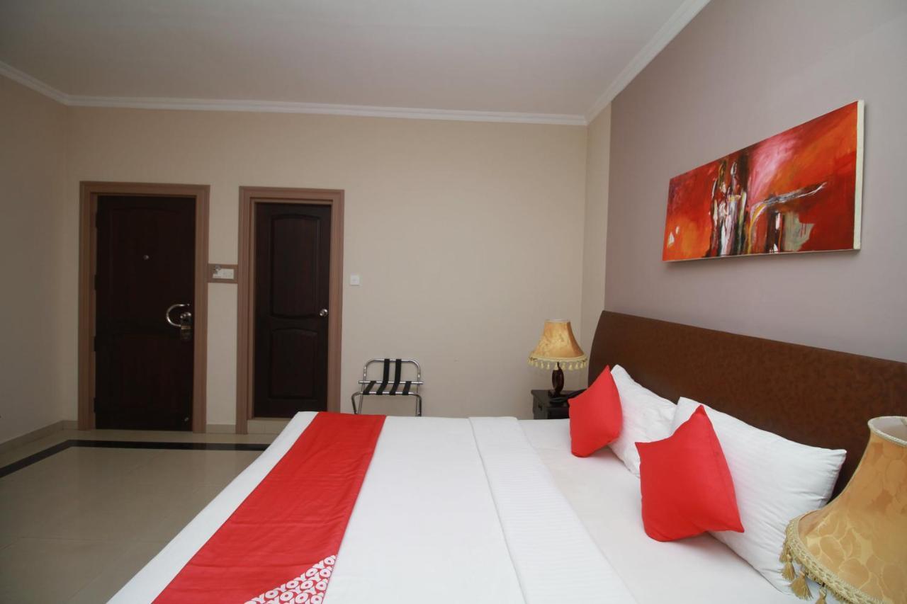 Oyo 317 Choy'S Waterfront Residence Negombo Exterior foto