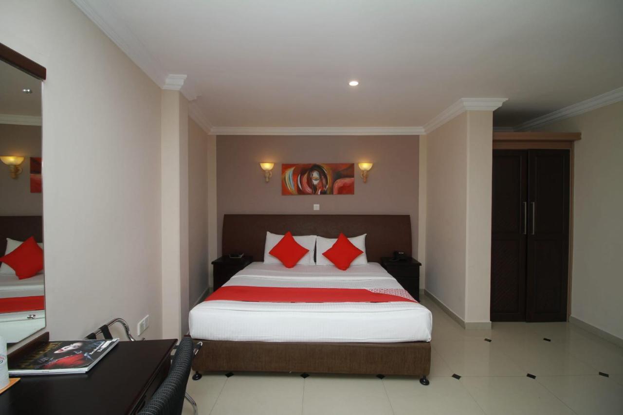 Oyo 317 Choy'S Waterfront Residence Negombo Exterior foto
